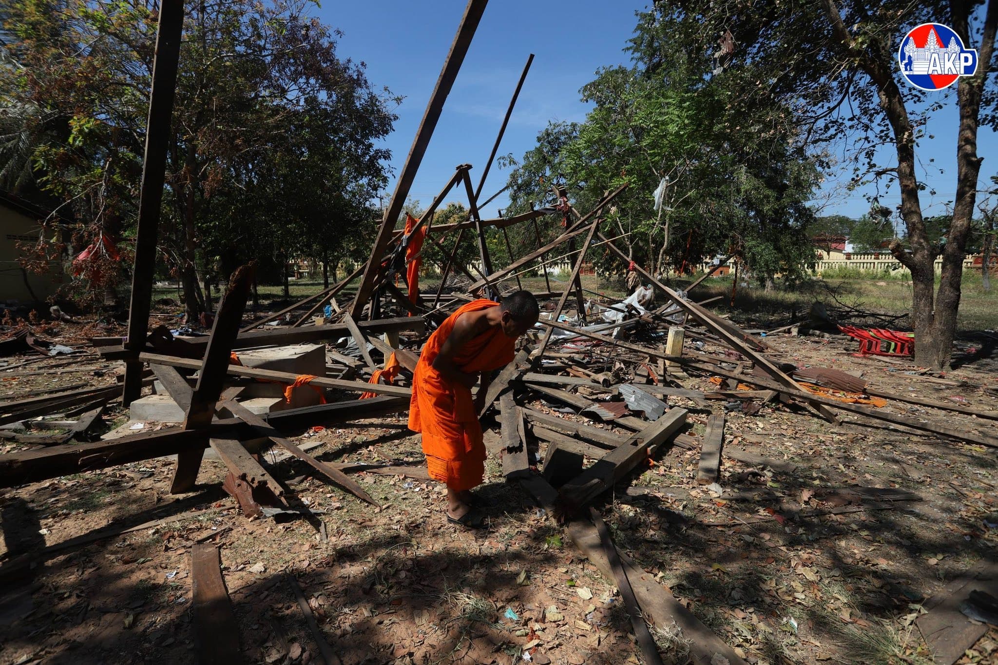 Thai soldiers destroyed buddhist pagoda