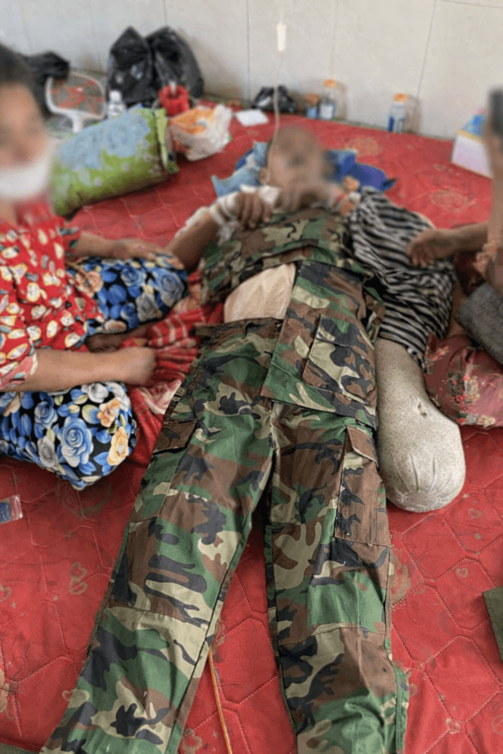 Soldiers injured by toxic gas used by Thai military